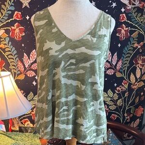 Old Navy Green Camouflage Women's Tank Top